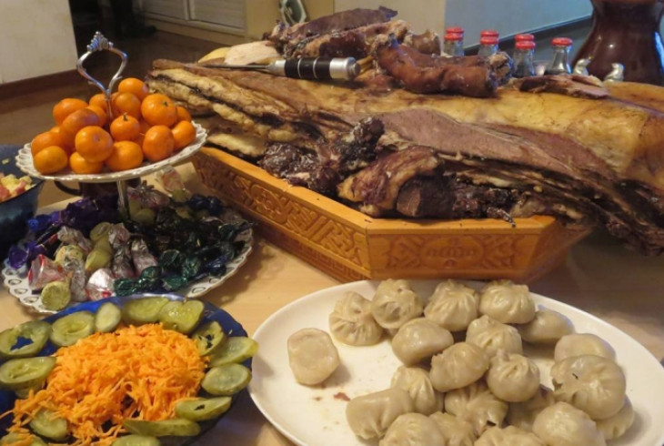 Цагаан сарын ширээн дээр заавал байх ёстой зүйлс